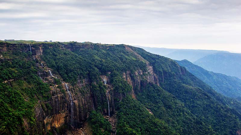nohsngithiang falls meghalaya