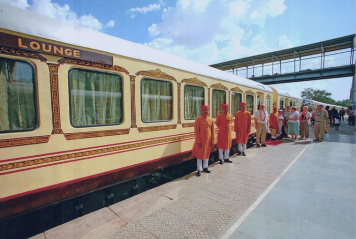 palace on wheels tour india
